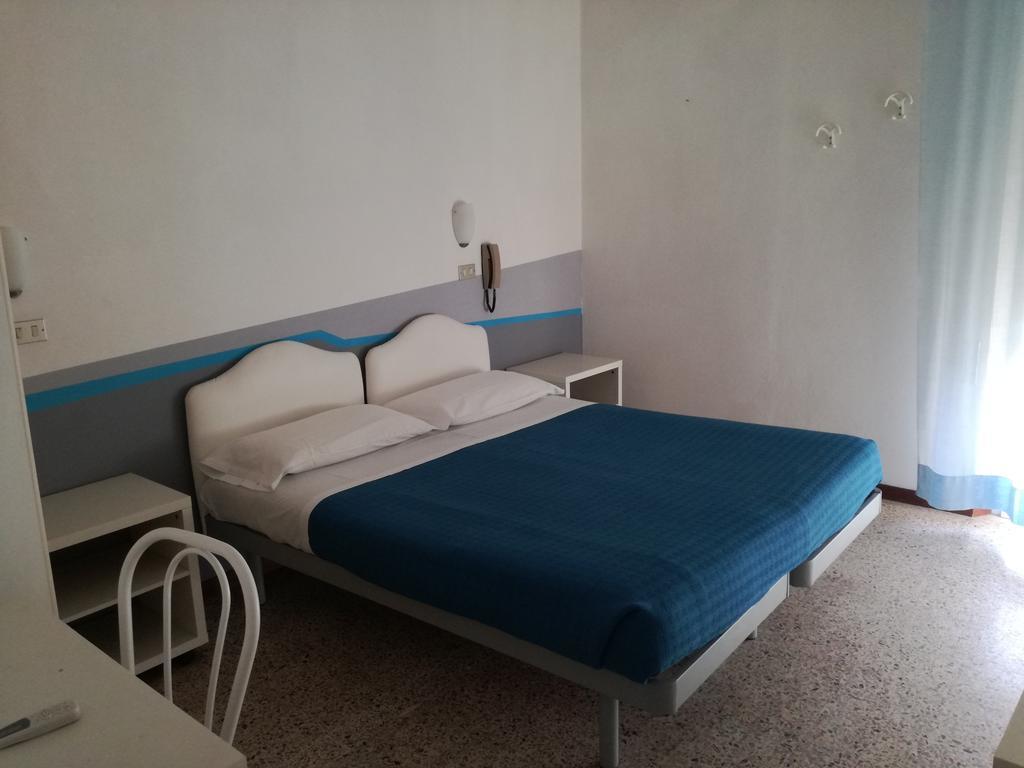 Albergo B&B Serafini Rimini Bagian luar foto